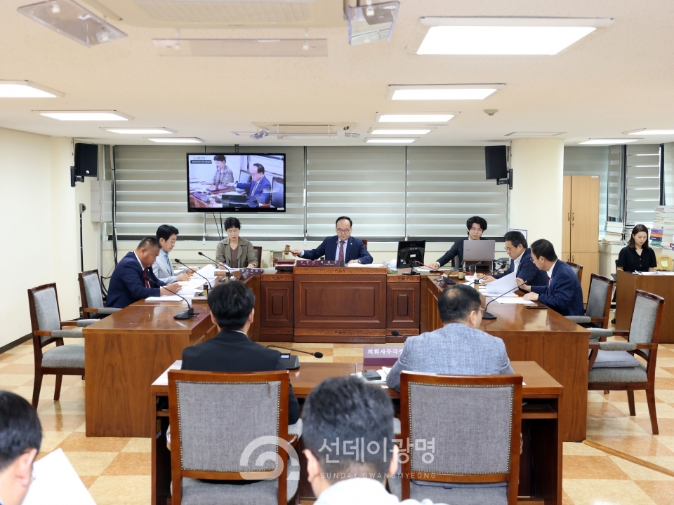 3일 광명시의회는 후반기 첫 운영위원회를 열고 지난 5월 공무국외출장 결과 보고를 받았다.